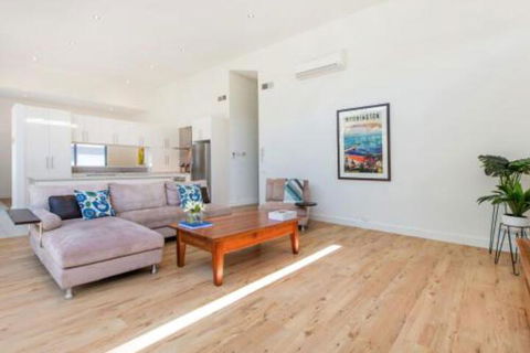 PALM COURT RETREAT MORNINGTON - C Tourism 4