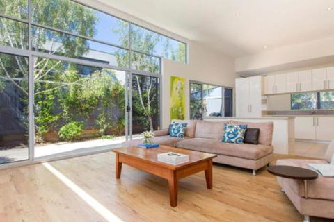 PALM COURT RETREAT MORNINGTON - C Tourism 5