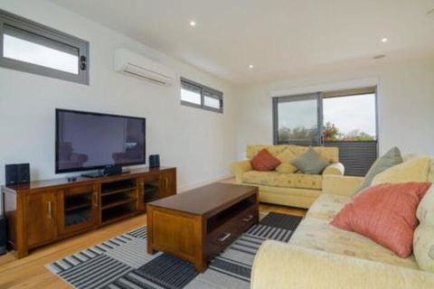 PIER 55 DROMANA... - C Tourism 6