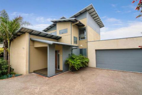 PIER 55 DROMANA... - C Tourism 4