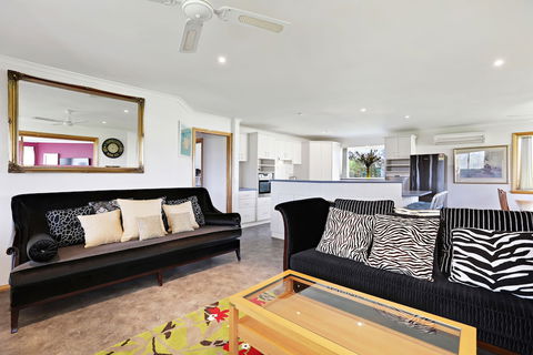 Yarragon 4 Bedroom House In Gippsland - C Tourism 3