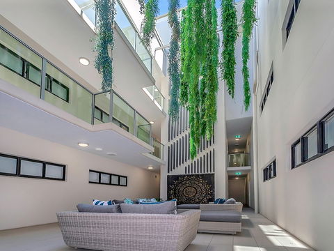 Superior Luxury Apartment In The City - C Tourism 6