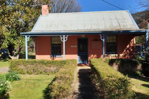 Redruth 2 Bedroom Cottage Situated In Wandiligong - C Tourism 0
