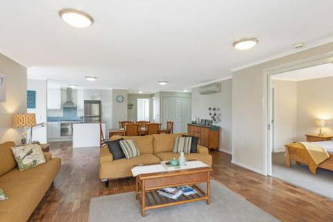Luxury Boardwalk Apartment Unit 7 - C Tourism 5
