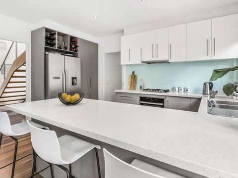 BANGALOW MORNINGTON - C Tourism 1