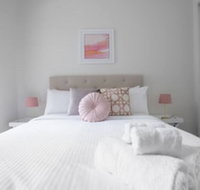 Designer Warm Homeatmooneepondsparking / wifi - C Tourism