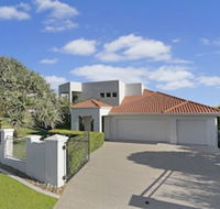 Castaways Beachside Family Retreat 44 Driftwood Drive - C Tourism
