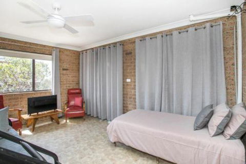 Deering 106 ULLADULLA - C Tourism 0