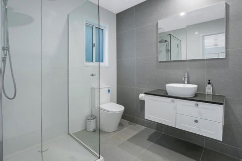 Walk To Hastings Street Noosa Sound - C Tourism 1