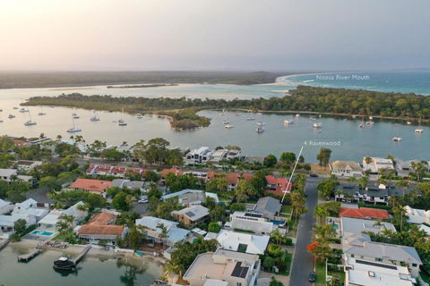 Walk To Hastings Street Noosa Sound - C Tourism 3