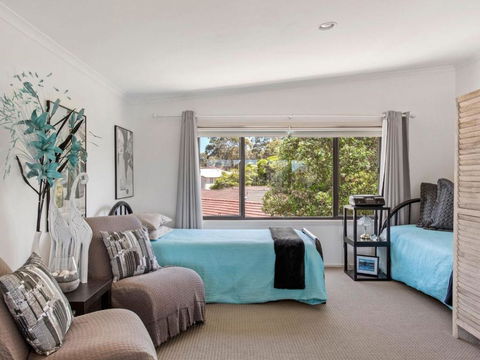 Carroll Ave 85 Mollymook - C Tourism 4