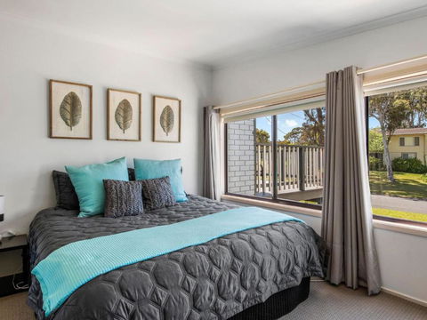 Carroll Ave 85 Mollymook - C Tourism 6
