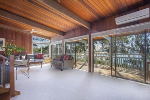 Surfers Ave 17 Narrawallee - C Tourism 5