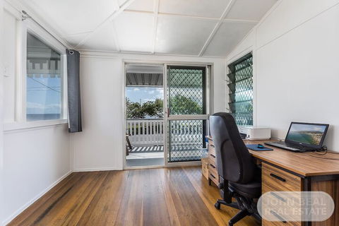 Brighton Waterfront Beach House - C Tourism 7