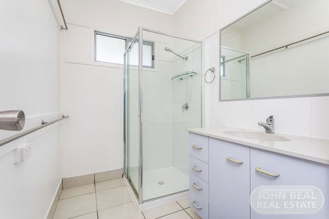 Brighton Waterfront Beach House - C Tourism 6