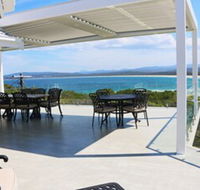 Bar Beach House - C Tourism