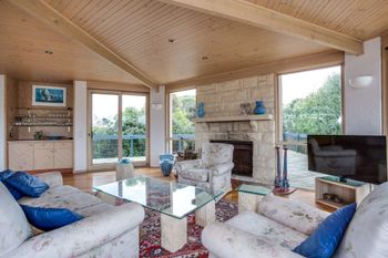 Latham Beach House - C Tourism 3