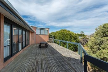 Latham Beach House - C Tourism 5