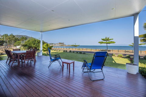 Sandy Decks - C Tourism 3