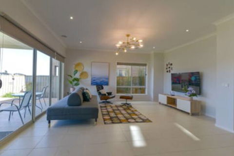 Luxury Waterfront Grand Villa In Melbourne - C Tourism 0