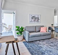 2 Bedroom Apt With Balcony  Air Con in Plympton - C Tourism