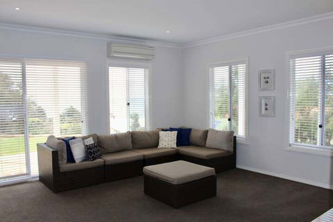 Flinders View Beach House - C Tourism 6