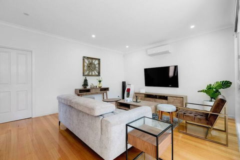 Impressive & Spacious New Townhouse@preston - C Tourism 7