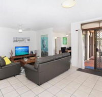 Unit 2 Cooltoro Court 7 Frank Street Coolum Beach 400 BOND LINEN INCLUDED - C Tourism