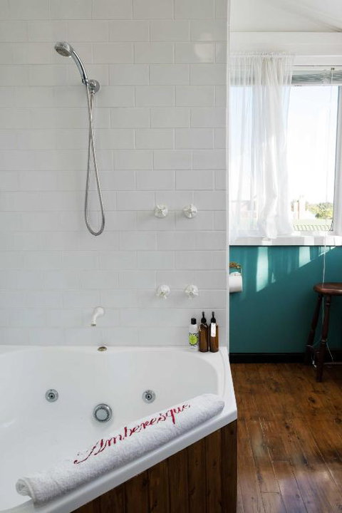 Amberesque B & B - C Tourism 4