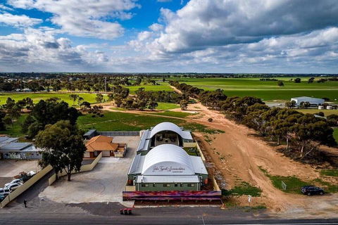Lake Tyrrell Accommodation LTA - C Tourism 1