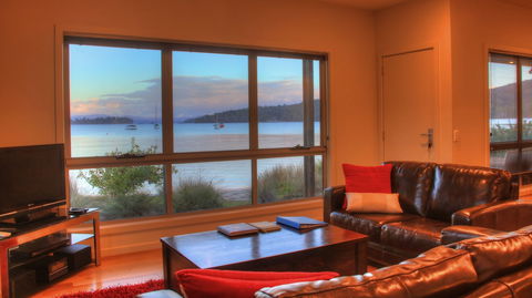 Tides Reach - Essentially Tas Dover - C Tourism 4