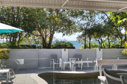 Seabreeze Beachfront Clifton - C Tourism 2