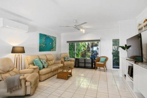 Seabreeze Beachfront Clifton - C Tourism 3
