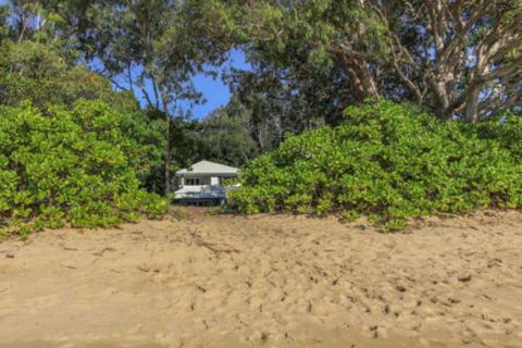 Seabreeze Beachfront Clifton - C Tourism 0
