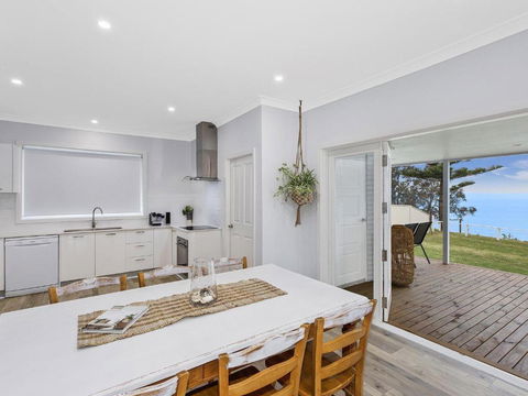 Toukley Waterfront Oasis - C Tourism 5