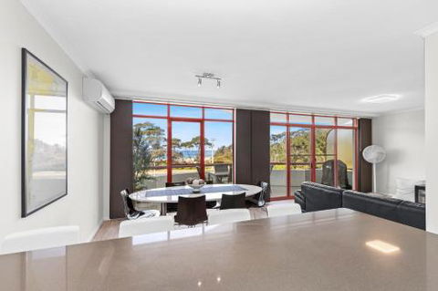 Fathoms Apartment 18 / 1a Mitchell Pde All Linen Provided - C Tourism 3