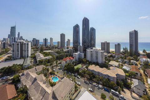 Oaks Gold Coast Hotel - C Tourism 4