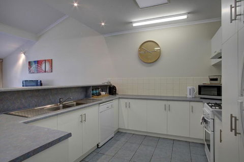 Port Lincoln Foreshore Apartments - C Tourism 6