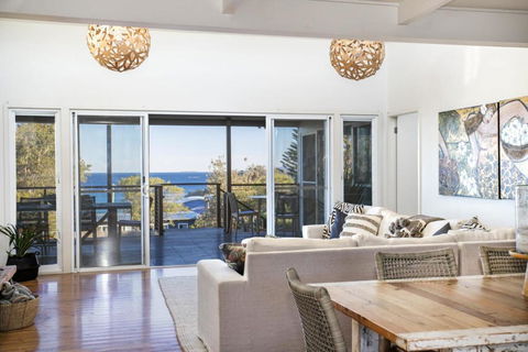 The G Shack Rennies Beach - C Tourism 7
