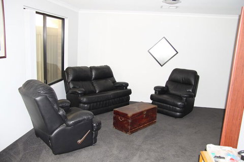 Warnbro Beach Family Accommodation - C Tourism 5