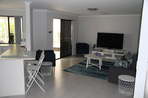 Warnbro Beach Family Accommodation - C Tourism 1