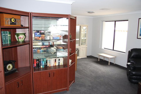 Warnbro Beach Family Accommodation - C Tourism 3