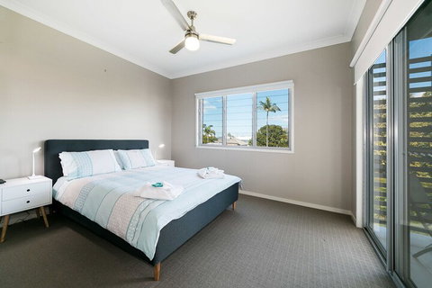 Redcliffe Holiday Accommodation - C Tourism 3