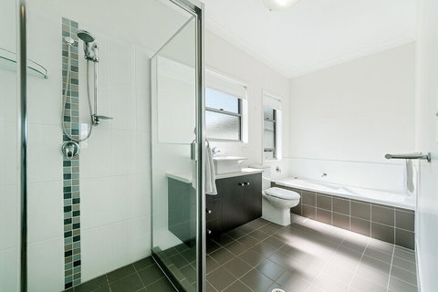 Redcliffe Holiday Accommodation - C Tourism 2