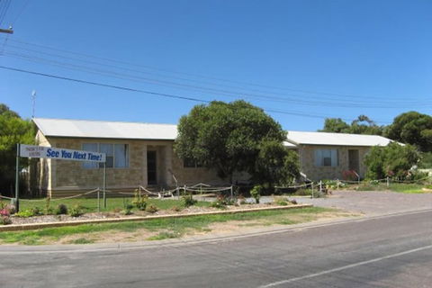 ARNO BAY CARAVAN PARK - C Tourism 2