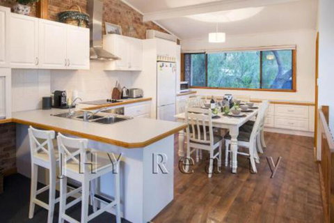 Coastal Cottage - C Tourism 0