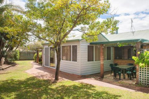 Bottlebrush - C Tourism 5