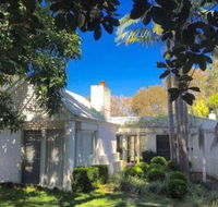 Wisteria Cottage on the Lagoon / Beach - C Tourism