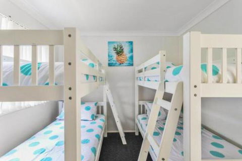 MOLLYMOOK BEACH COTTAGE - C Tourism 2