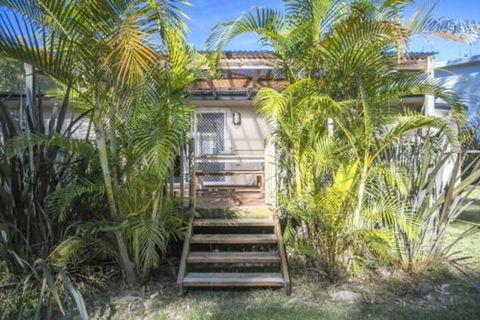 MOLLYMOOK BEACH COTTAGE - C Tourism 5